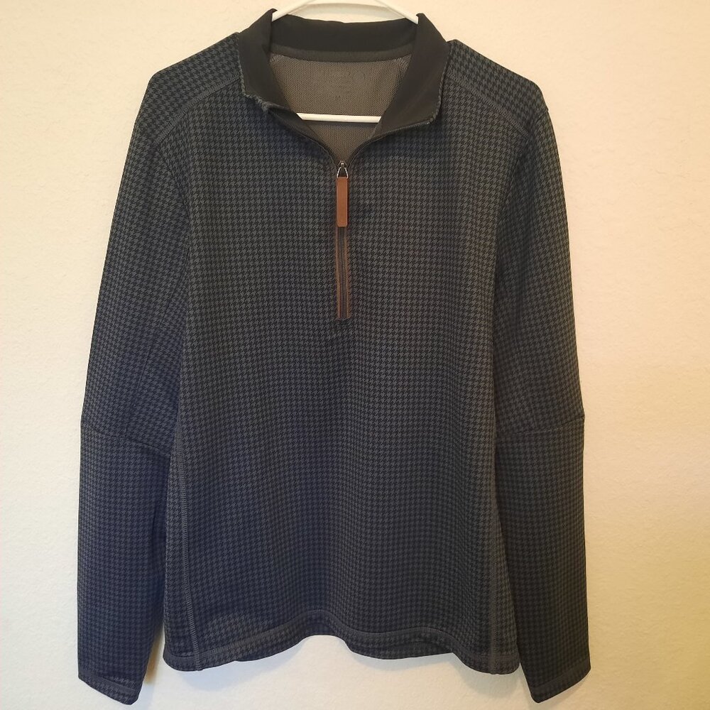 Vineyard Vines Jim Nantz Men's  1/2 Zip size M Good condition